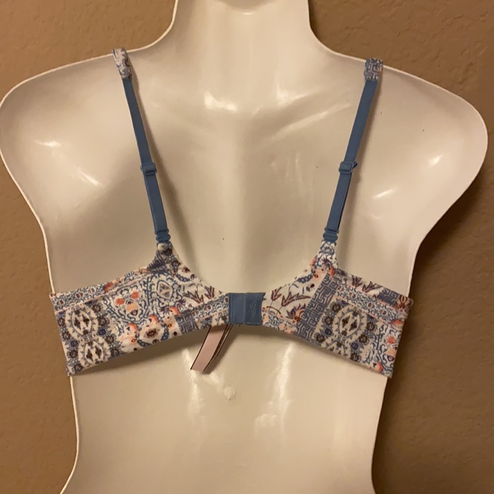 NWOT Victoria’s Secret perfect shape bra - Picture 2 of 3